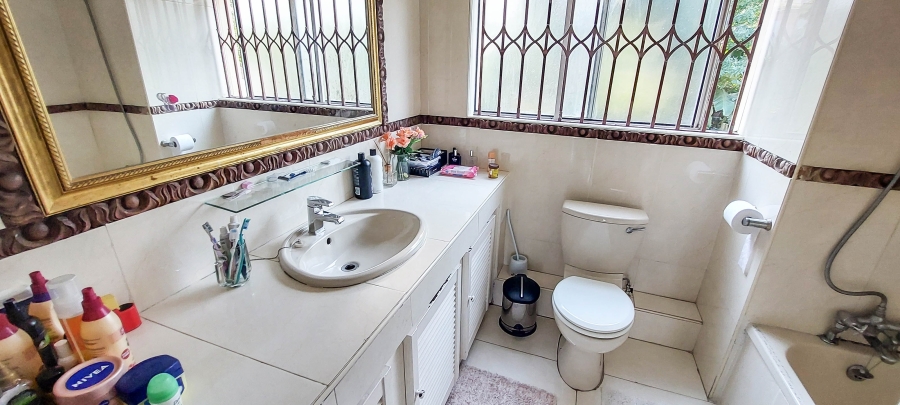 To Let 4 Bedroom Property for Rent in La Mercy KwaZulu-Natal