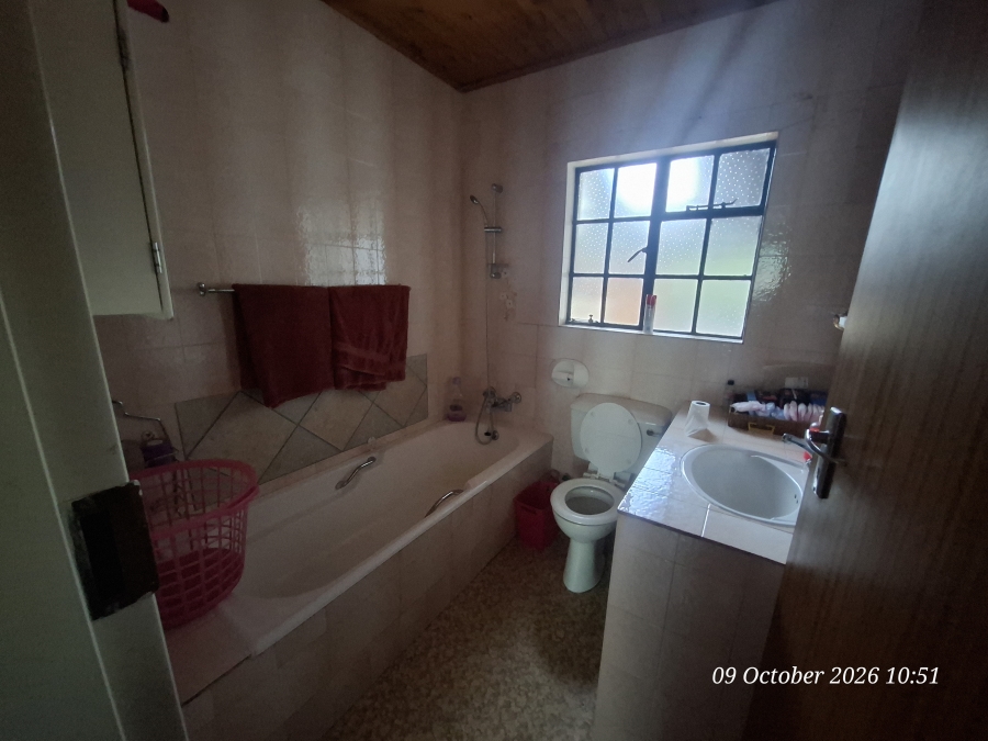 3 Bedroom Property for Sale in Schuinshoogte KwaZulu-Natal