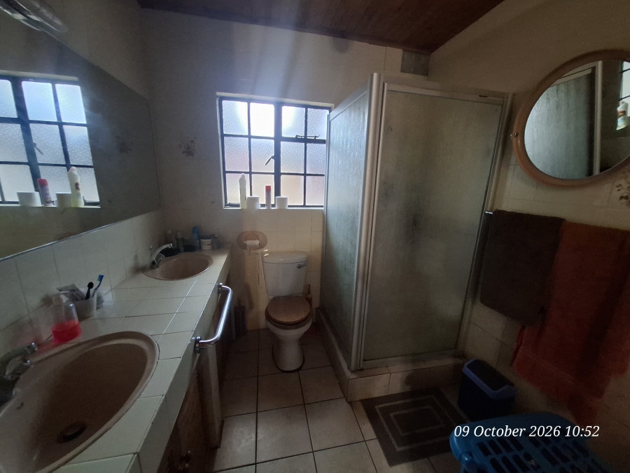 3 Bedroom Property for Sale in Schuinshoogte KwaZulu-Natal