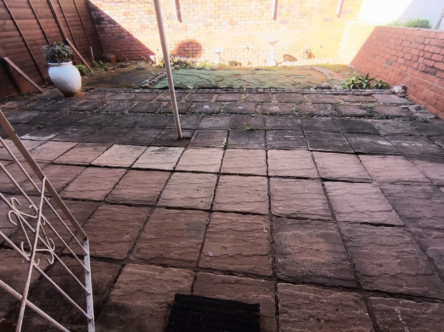To Let 1 Bedroom Property for Rent in Morningside KwaZulu-Natal