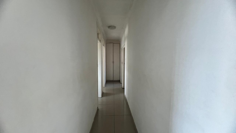 2 Bedroom Property for Sale in Essenwood KwaZulu-Natal