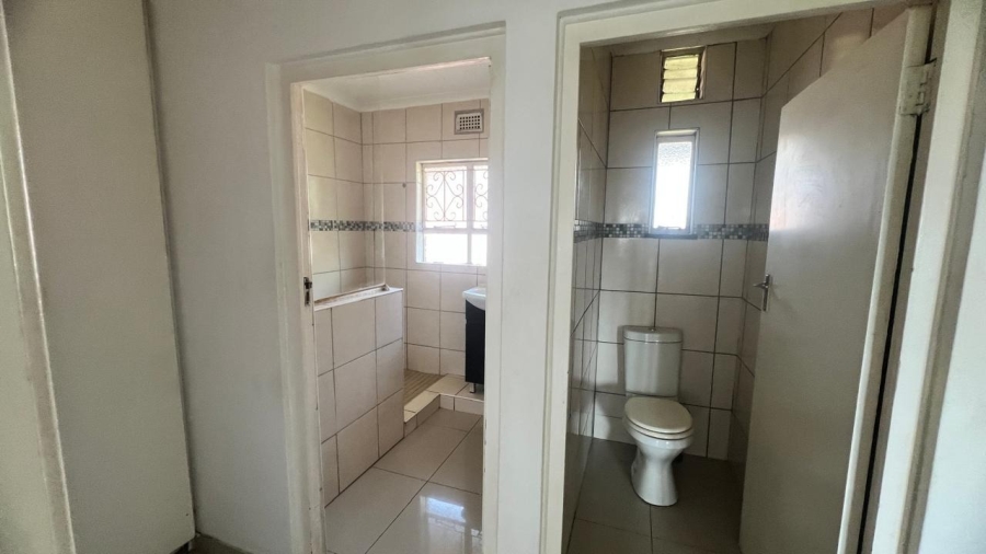 2 Bedroom Property for Sale in Essenwood KwaZulu-Natal
