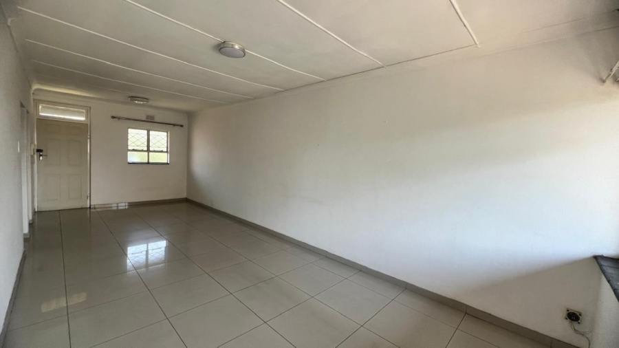 2 Bedroom Property for Sale in Essenwood KwaZulu-Natal