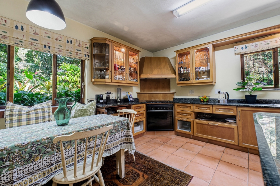 5 Bedroom Property for Sale in Cowies Hill KwaZulu-Natal