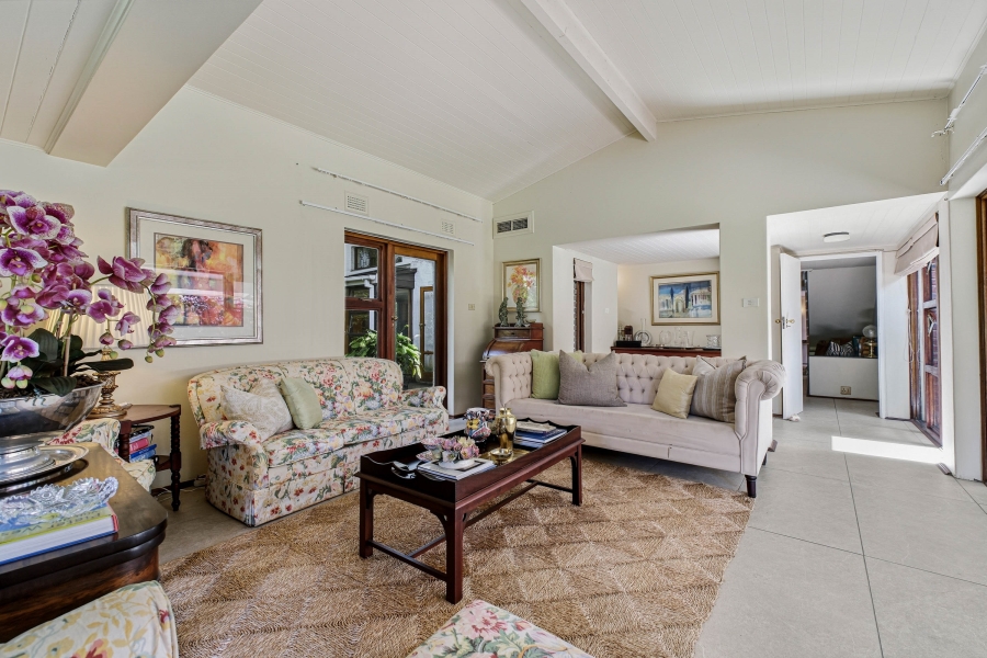 5 Bedroom Property for Sale in Cowies Hill KwaZulu-Natal