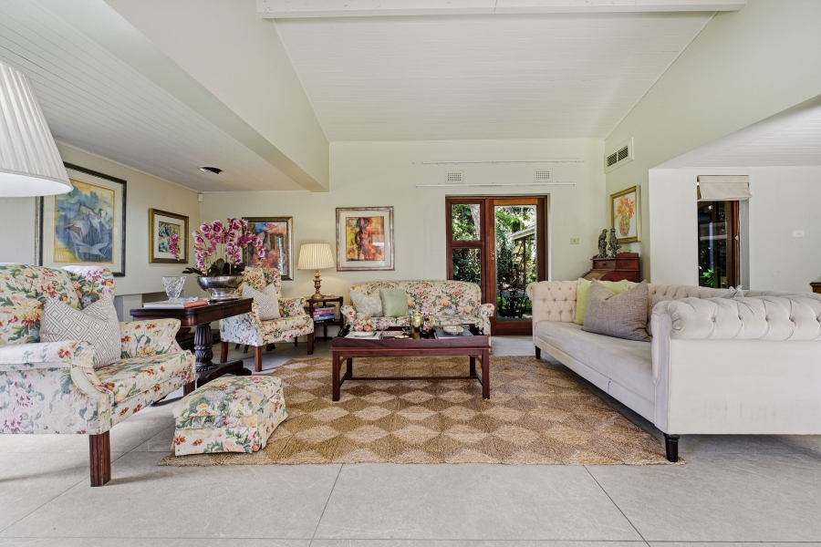 5 Bedroom Property for Sale in Cowies Hill KwaZulu-Natal