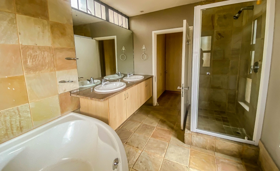 5 Bedroom Property for Sale in Umhlanga KwaZulu-Natal