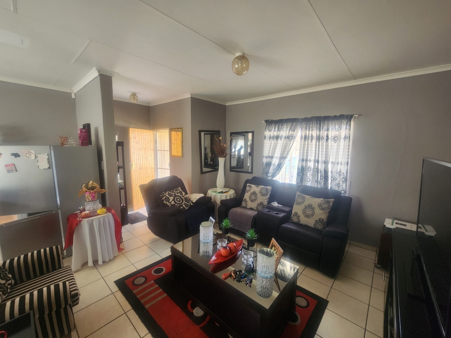 To Let 2 Bedroom Property for Rent in Pioneer Park KwaZulu-Natal