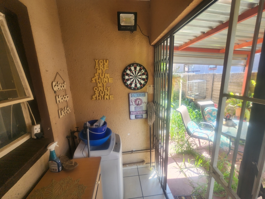 To Let 2 Bedroom Property for Rent in Pioneer Park KwaZulu-Natal