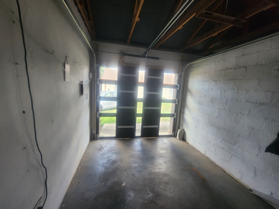 To Let 2 Bedroom Property for Rent in Pioneer Park KwaZulu-Natal