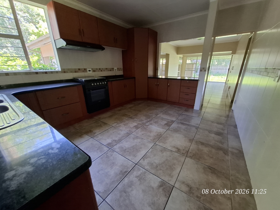 5 Bedroom Property for Sale in Schuinshoogte KwaZulu-Natal
