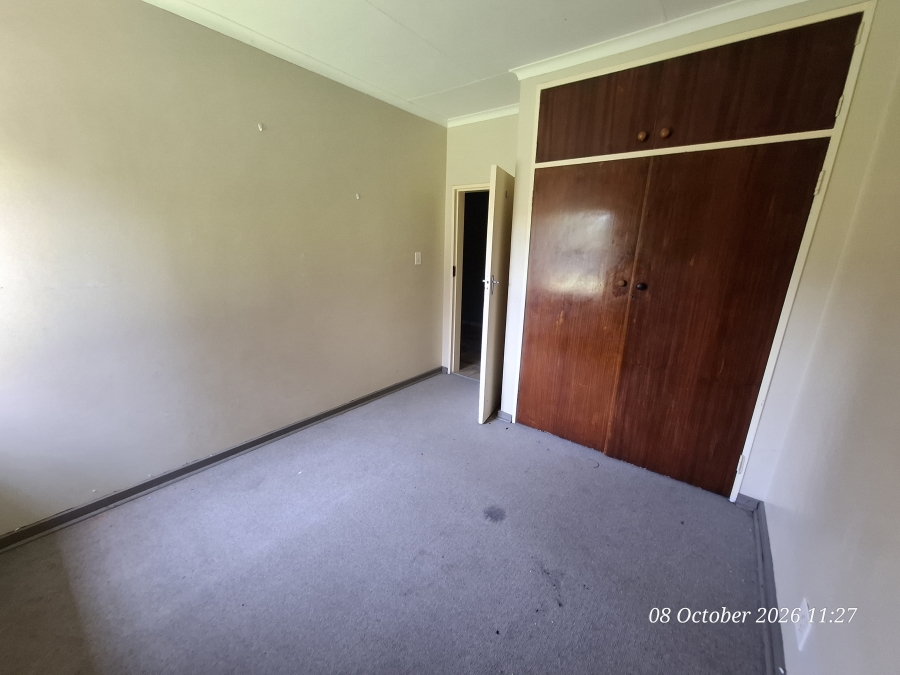 5 Bedroom Property for Sale in Schuinshoogte KwaZulu-Natal