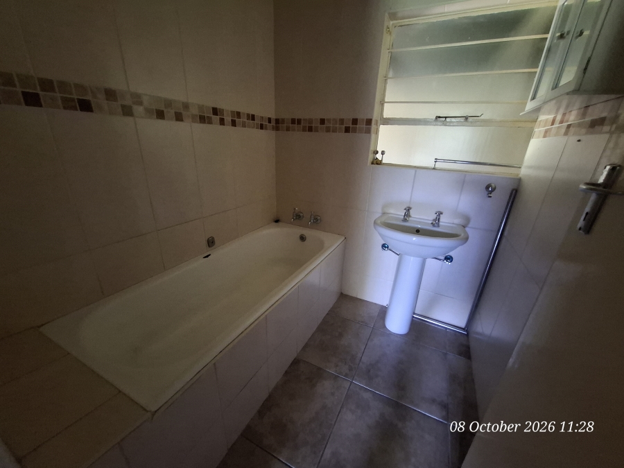 5 Bedroom Property for Sale in Schuinshoogte KwaZulu-Natal