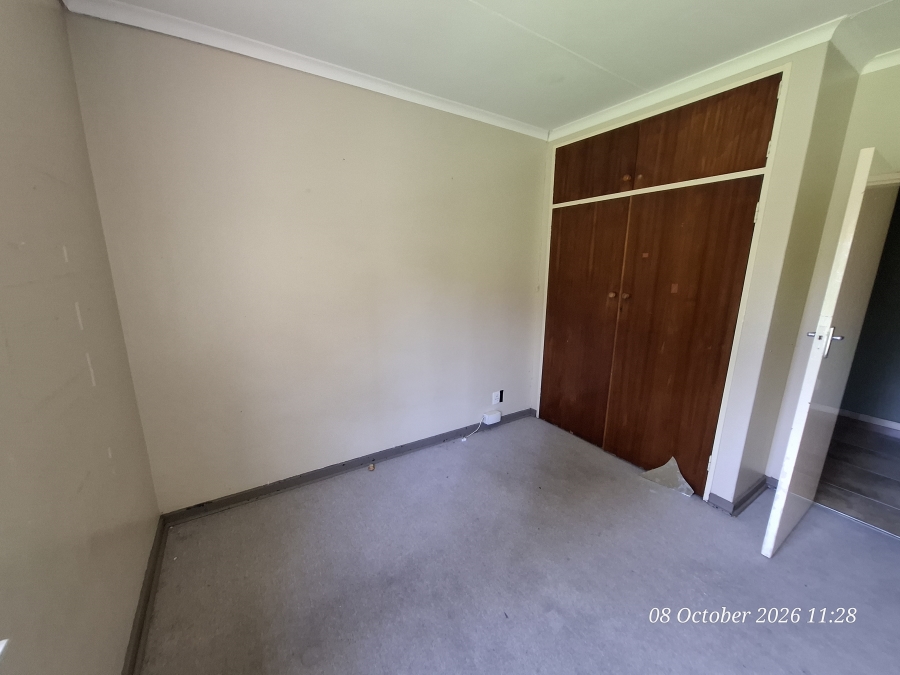 5 Bedroom Property for Sale in Schuinshoogte KwaZulu-Natal