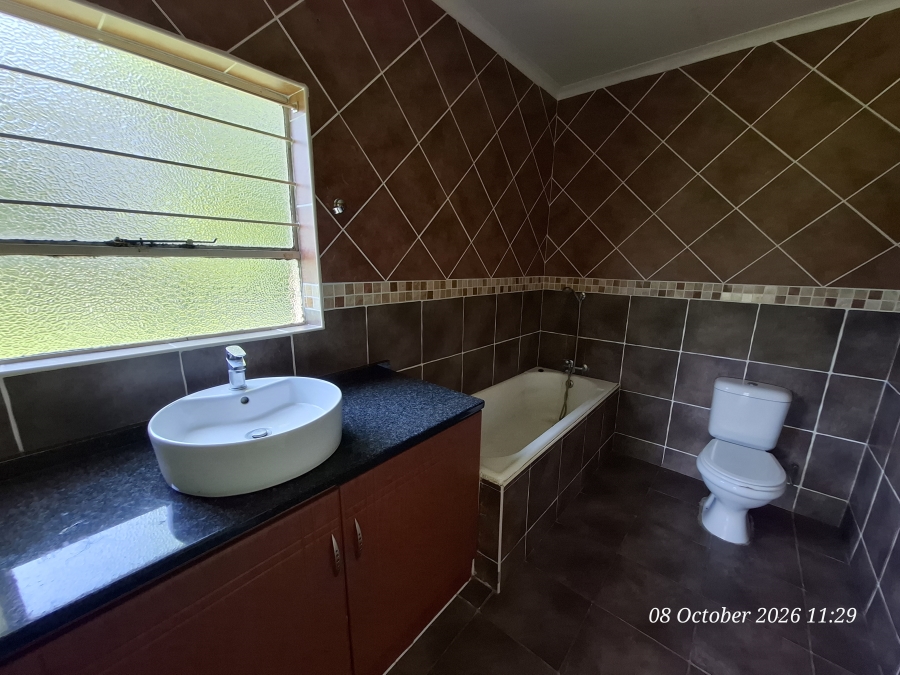5 Bedroom Property for Sale in Schuinshoogte KwaZulu-Natal