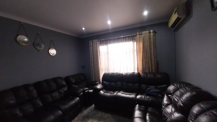 4 Bedroom Property for Sale in Starwood KwaZulu-Natal