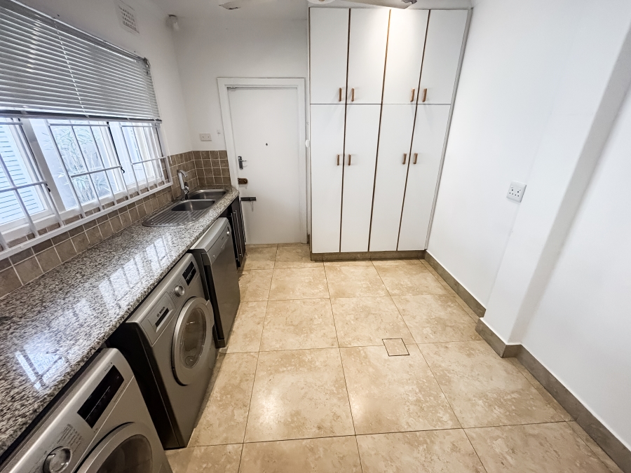 5 Bedroom Property for Sale in Umhlanga KwaZulu-Natal