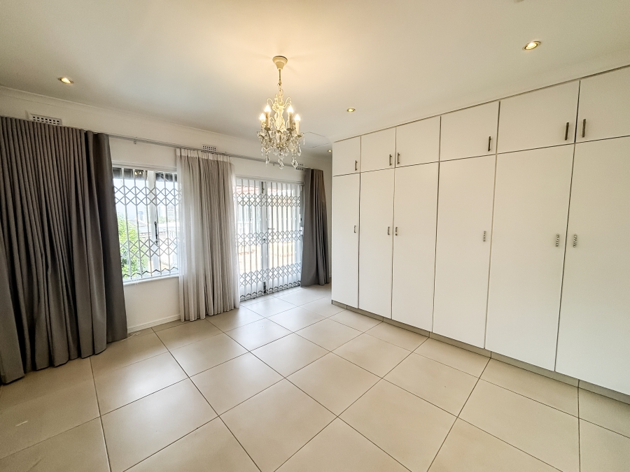 5 Bedroom Property for Sale in Umhlanga KwaZulu-Natal