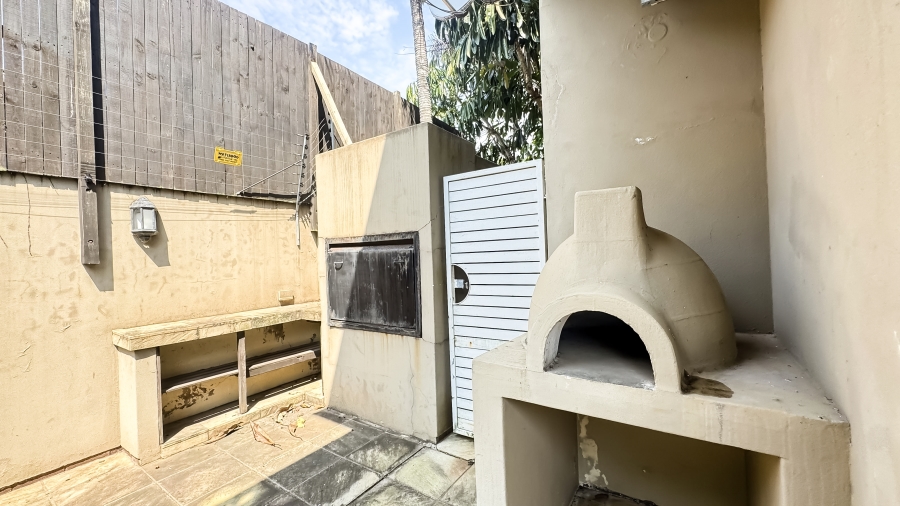 5 Bedroom Property for Sale in Umhlanga KwaZulu-Natal