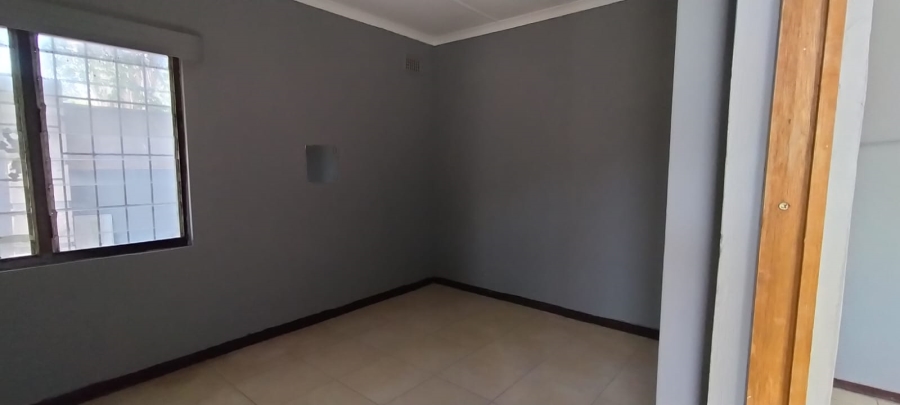 To Let 4 Bedroom Property for Rent in Amanzimtoti KwaZulu-Natal