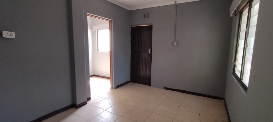 To Let 4 Bedroom Property for Rent in Amanzimtoti KwaZulu-Natal