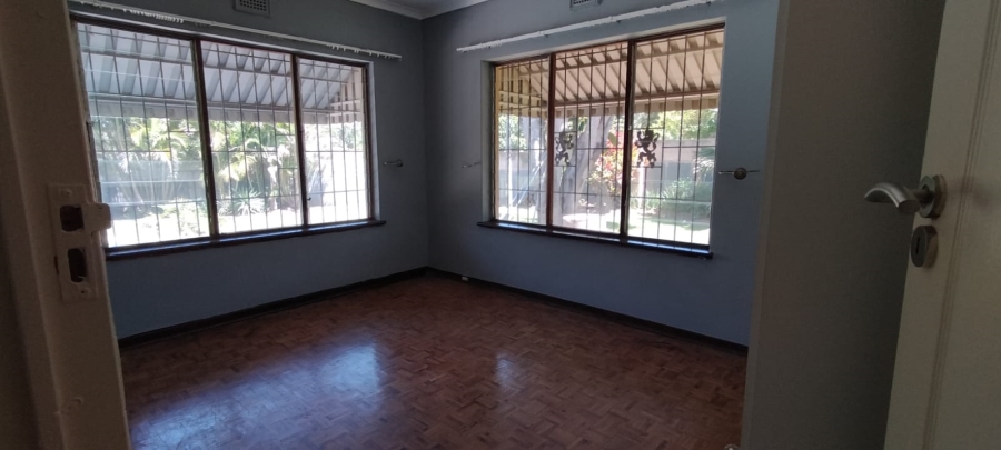To Let 4 Bedroom Property for Rent in Amanzimtoti KwaZulu-Natal