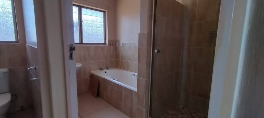 To Let 4 Bedroom Property for Rent in Amanzimtoti KwaZulu-Natal