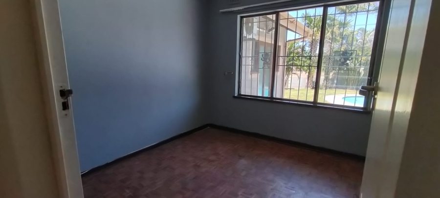 To Let 4 Bedroom Property for Rent in Amanzimtoti KwaZulu-Natal