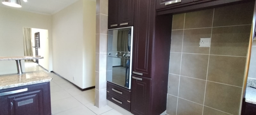 To Let 4 Bedroom Property for Rent in Amanzimtoti KwaZulu-Natal