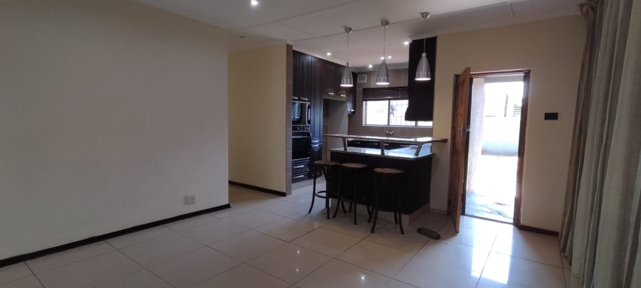 To Let 4 Bedroom Property for Rent in Amanzimtoti KwaZulu-Natal