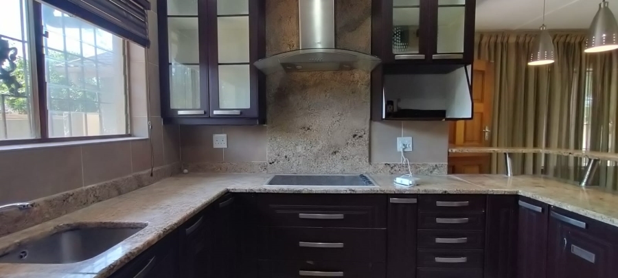 To Let 4 Bedroom Property for Rent in Amanzimtoti KwaZulu-Natal