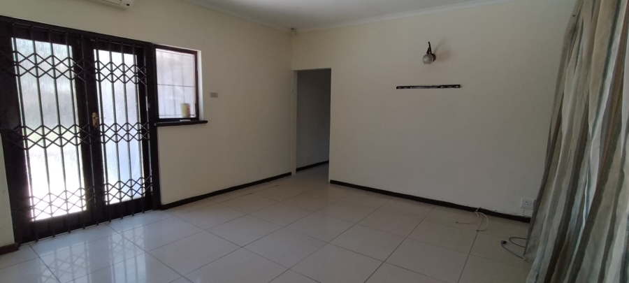 To Let 4 Bedroom Property for Rent in Amanzimtoti KwaZulu-Natal
