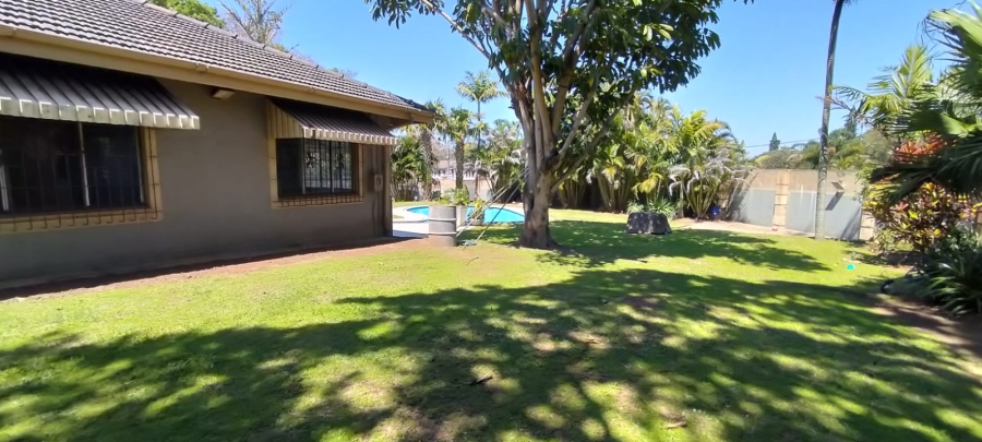 To Let 4 Bedroom Property for Rent in Amanzimtoti KwaZulu-Natal