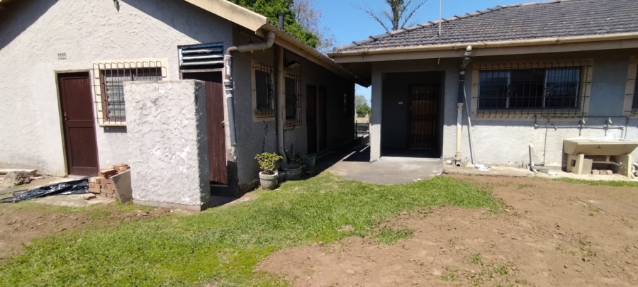 To Let 4 Bedroom Property for Rent in Amanzimtoti KwaZulu-Natal