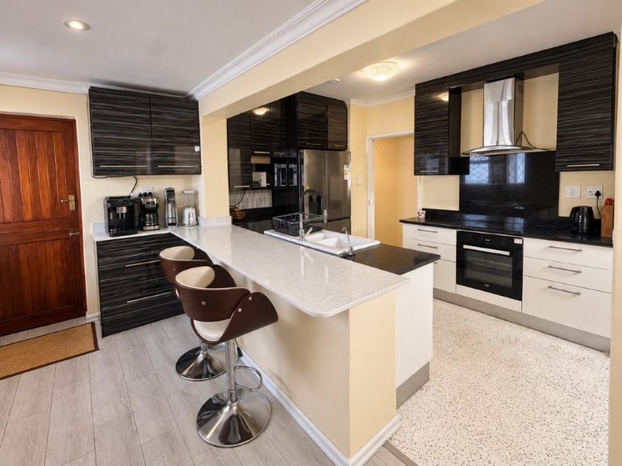 4 Bedroom Property for Sale in Farningham Ridge KwaZulu-Natal