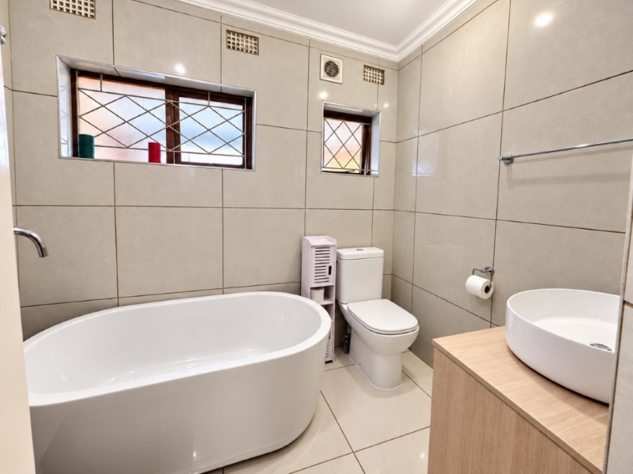 4 Bedroom Property for Sale in Farningham Ridge KwaZulu-Natal