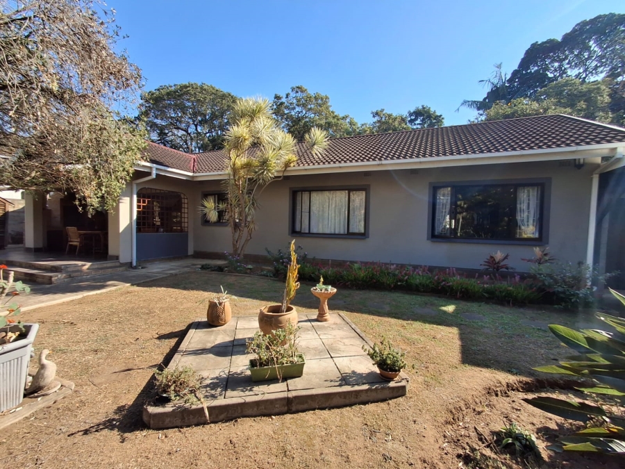 3 Bedroom Property for Sale in Uvongo KwaZulu-Natal