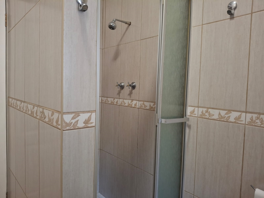 3 Bedroom Property for Sale in Uvongo KwaZulu-Natal