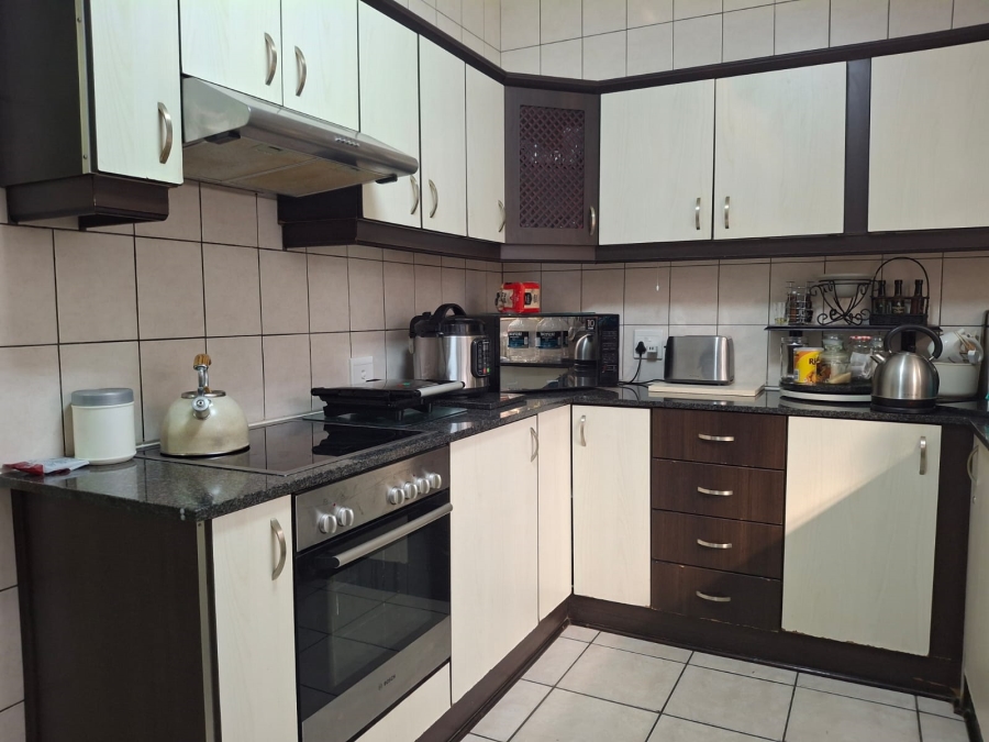 3 Bedroom Property for Sale in Uvongo KwaZulu-Natal