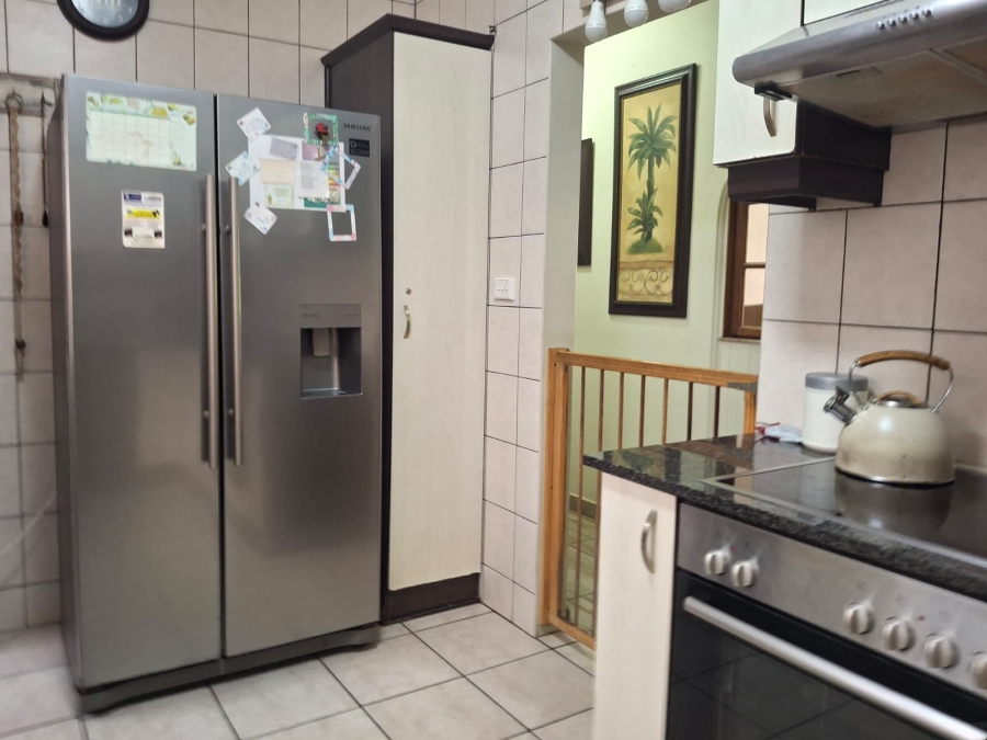 3 Bedroom Property for Sale in Uvongo KwaZulu-Natal