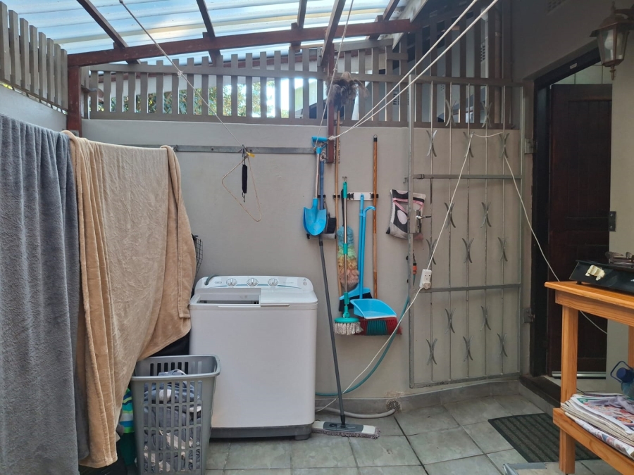 3 Bedroom Property for Sale in Uvongo KwaZulu-Natal