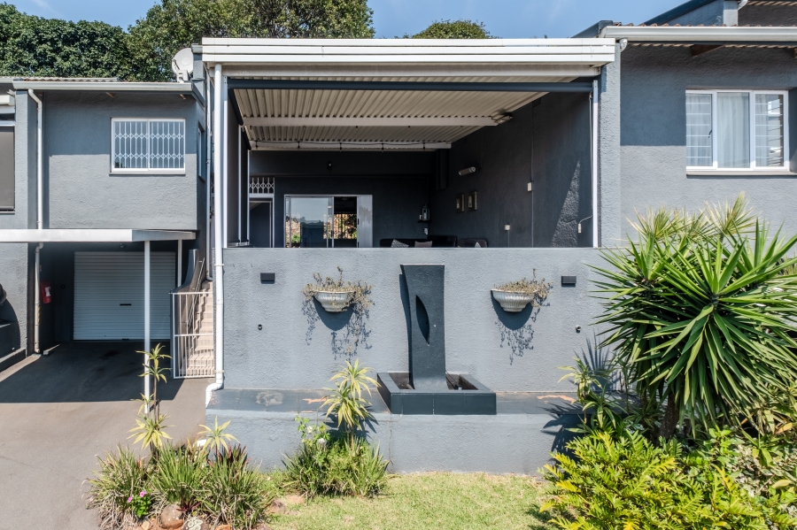 4 Bedroom Property for Sale in Sunningdale KwaZulu-Natal