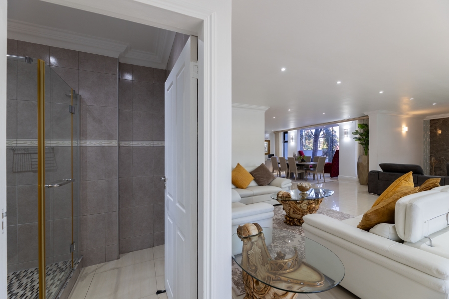 6 Bedroom Property for Sale in Glen Ashley KwaZulu-Natal