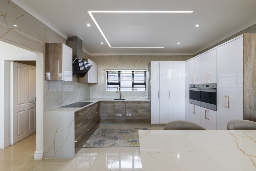 6 Bedroom Property for Sale in Glen Ashley KwaZulu-Natal