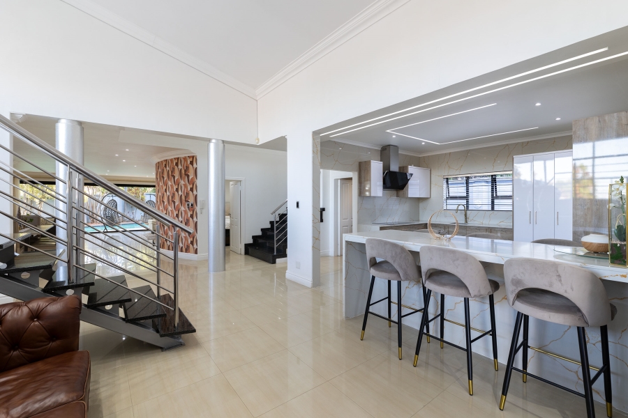 6 Bedroom Property for Sale in Glen Ashley KwaZulu-Natal