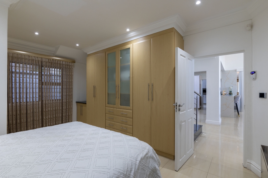 6 Bedroom Property for Sale in Glen Ashley KwaZulu-Natal