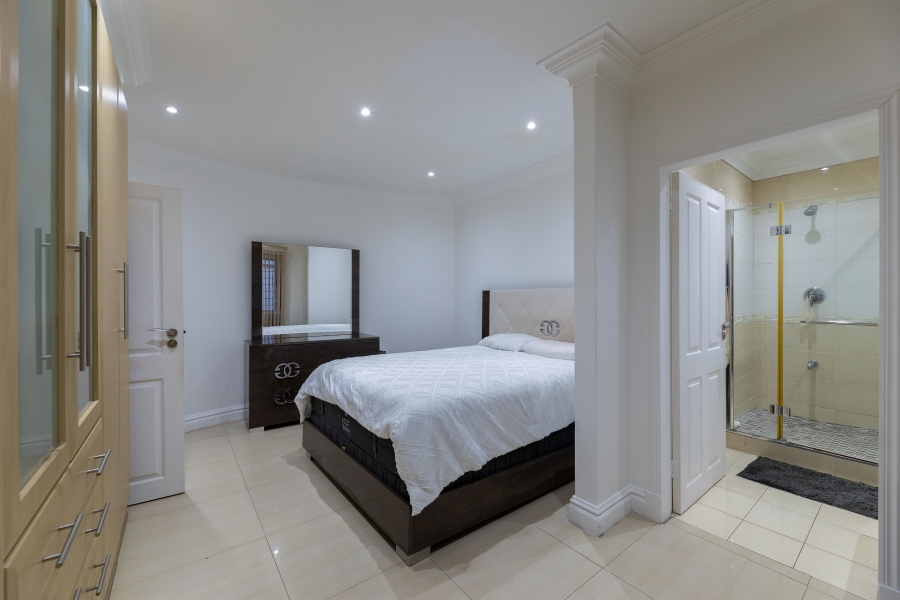 6 Bedroom Property for Sale in Glen Ashley KwaZulu-Natal