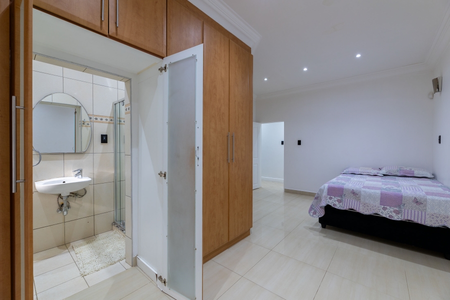6 Bedroom Property for Sale in Glen Ashley KwaZulu-Natal