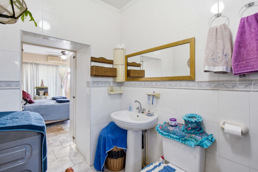 2 Bedroom Property for Sale in Amanzimtoti KwaZulu-Natal