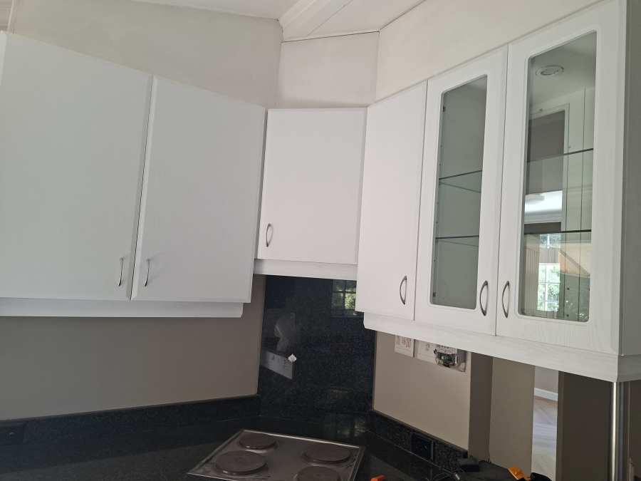 To Let 3 Bedroom Property for Rent in Essenwood KwaZulu-Natal